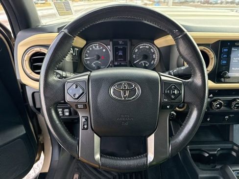 Used 2017 Toyota Tacoma TRD Sport w/ Tow Package image 25