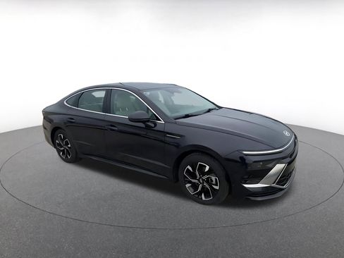 Used 2025 Hyundai Sonata SEL image 2
