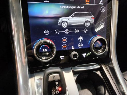 Used 2019 Land Rover Range Rover Sport SE image 24