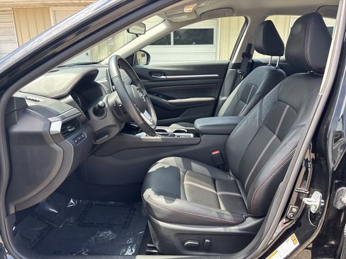 Used 2023 Nissan Altima 2.5 SR AWD/4WD image 14