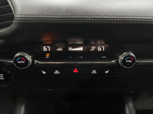 Used 2020 MAZDA MAZDA3 Premium image 23