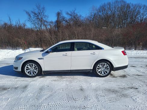 Used 2015 Ford Taurus Limited w/ Equipment Group 301A image 3