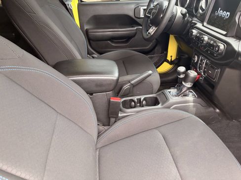 Used 2023 Jeep Wrangler Unlimited Rubicon 4xe AWD/4WD image 10