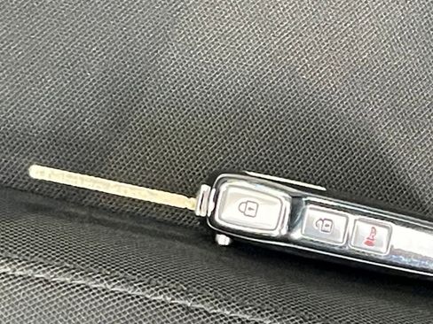 Used 2025 Kia Sportage LX image 22