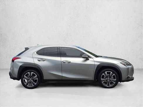 Used 2019 Lexus UX 200 w/ Accessory Package FWD image 4