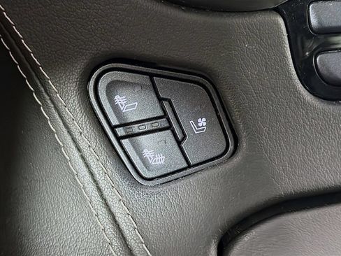 Used 2017 Chevrolet Tahoe Premier AWD/4WD image 21