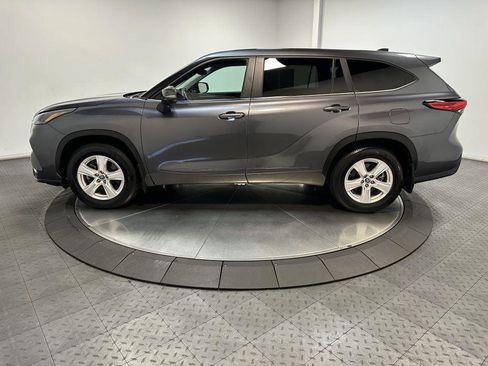 Used 2023 Toyota Highlander LE image 8