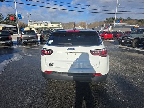 Certified 2024 Jeep Compass Limited image 6