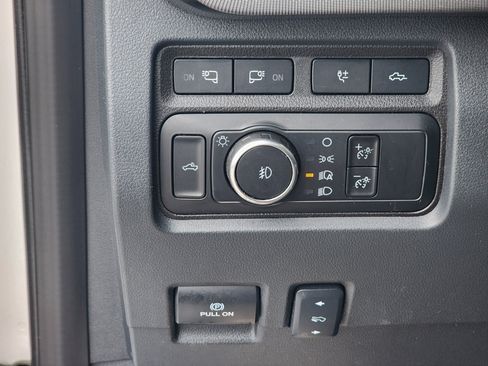 Used 2024 Ford F250 Platinum w/ FX4 Off-Road Package image 36