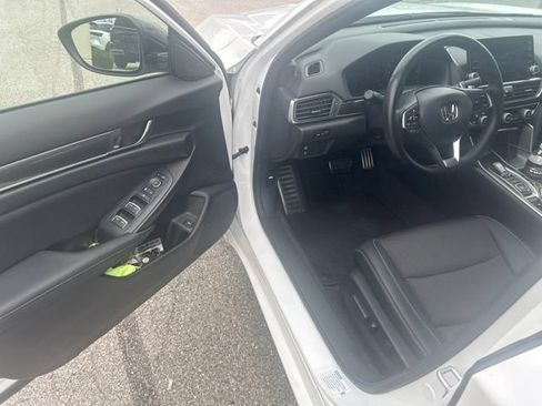 Used 2022 Honda Accord Sport image 10