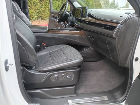 Used 2023 Cadillac Escalade ESV Sport Platinum image 24