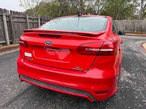 Used 2015 Ford Focus SE w/ SE Sport Package FWD image 36