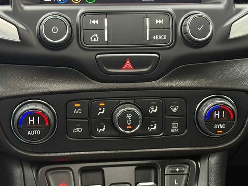Used 2021 GMC Terrain SLE w/ Driver Convenience Package AWD/4WD image 26