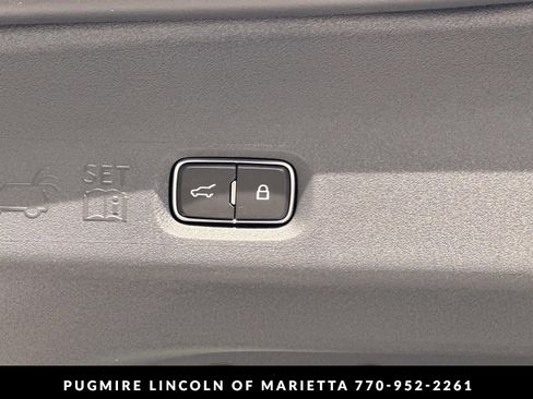 New 2026 Lincoln Navigator L Black Label AWD/4WD image 38