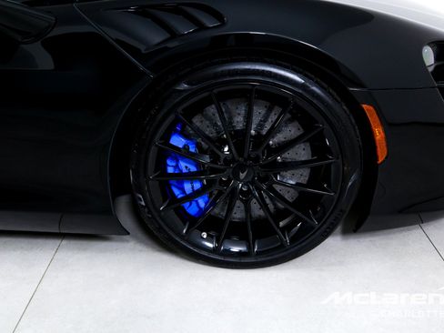 Used 2025 McLaren Artura Spider image 27