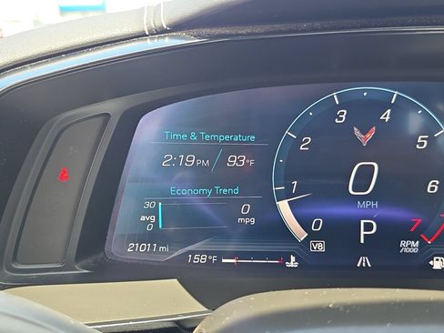 Used 2021 Chevrolet Corvette Stingray Coupe w/ Z51 Performance Package RWD image 21