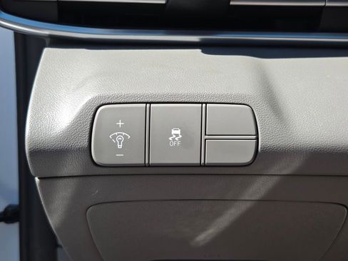 Used 2025 Hyundai Elantra Sport image 25