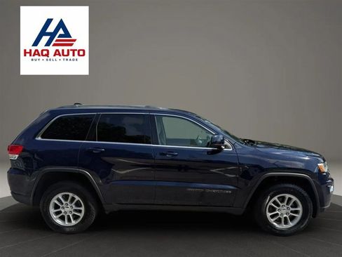 Used 2018 Jeep Grand Cherokee Laredo AWD/4WD image 4