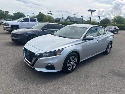 Used 2022 Nissan Altima 2.5 S image 3