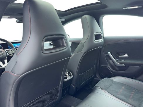 Used 2022 Mercedes-Benz CLA 250 4MATIC image 37