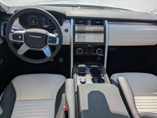 New 2025 Land Rover Discovery Dynamic SE AWD/4WD image 15