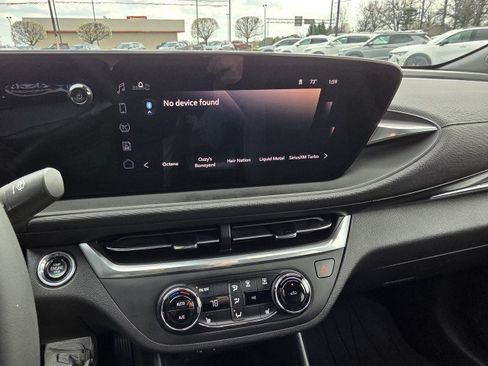 Used 2024 Buick Envista Sport Touring w/ Convenience I Package FWD image 6