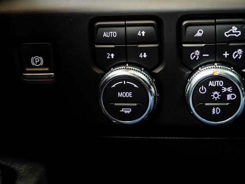 Used 2024 GMC Sierra 1500 AT4X image 33