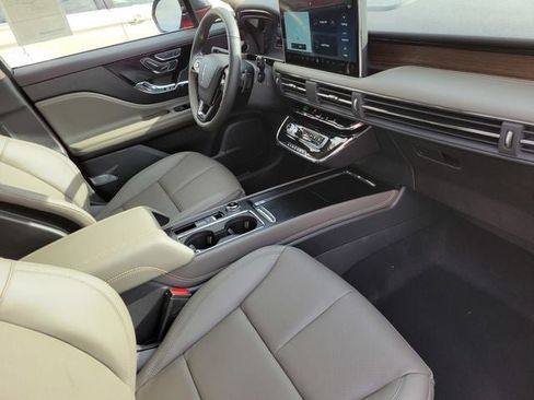 New 2026 Lincoln Corsair Reserve image 22