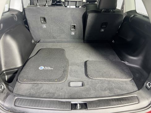 Used 2023 Jeep Grand Cherokee Limited AWD/4WD image 25