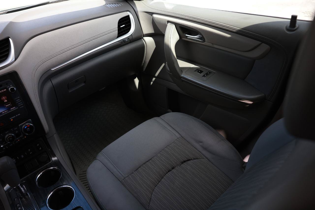Used 2015 Chevrolet Traverse LT FWD image 23