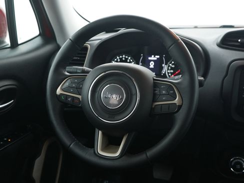 Used 2016 Jeep Renegade Latitude image 16