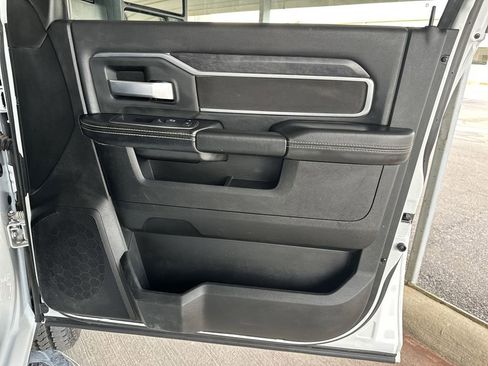 Used 2024 RAM 2500 Big Horn image 35