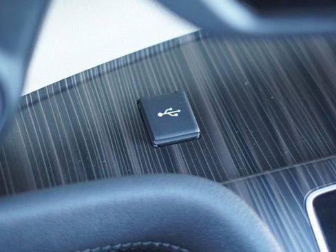 Certified 2023 Toyota Sienna Platinum image 31