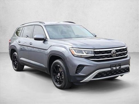 Used 2023 Volkswagen Atlas SE image 3