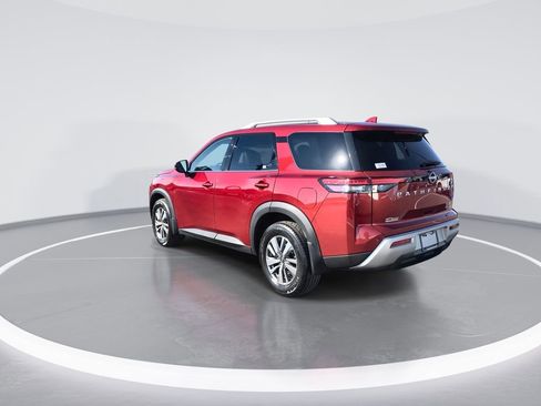 Used 2023 Nissan Pathfinder SL image 6
