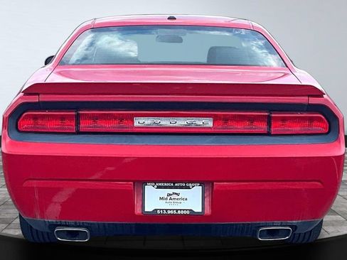 Used 2010 Dodge Challenger R/T RWD image 4