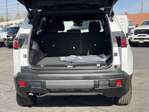 New 2026 Jeep Cherokee Limited image 16