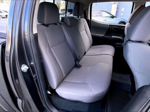 Used 2022 Toyota Tacoma SR5 image 19