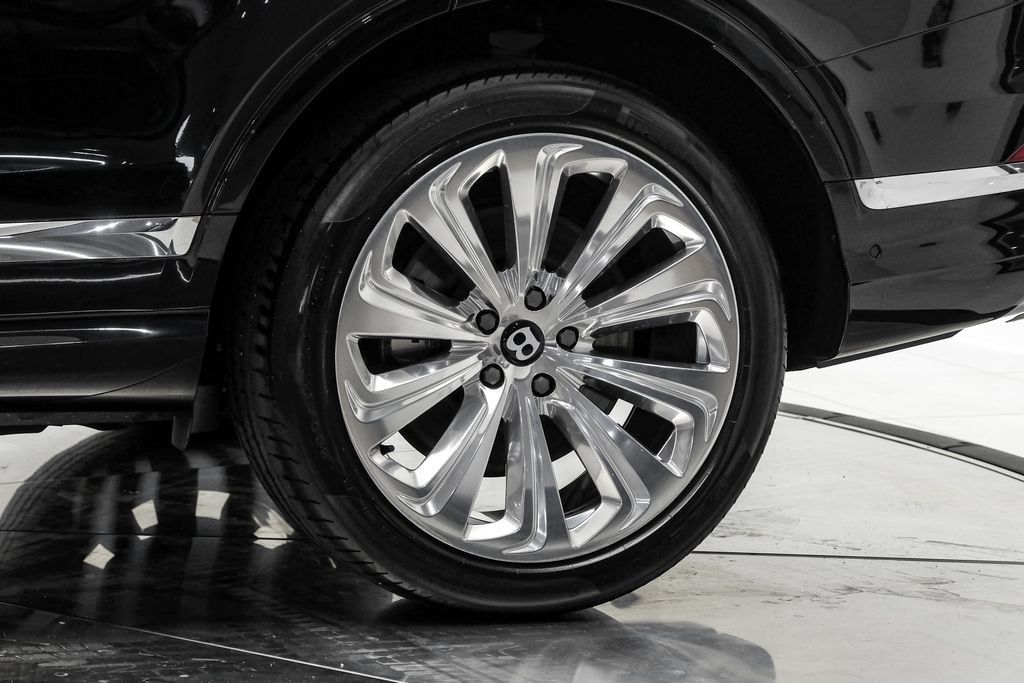 Used 2023 Bentley Bentayga Extended Wheelbase AWD/4WD image 57