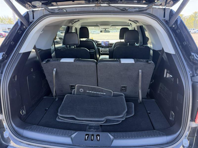Used 2021 Ford Explorer XLT w/ Equipment Group 202A AWD/4WD image 13