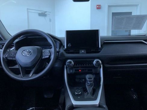 Certified 2025 Toyota RAV4 LE AWD/4WD image 17