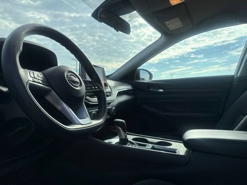 Certified 2025 Nissan Altima 2.5 SV FWD image 38
