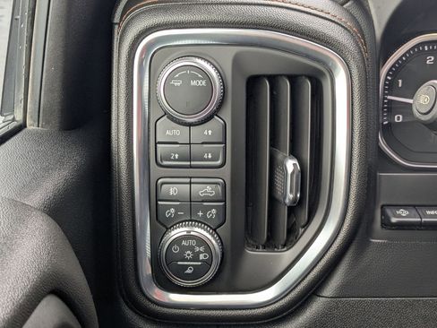 Used 2021 GMC Sierra 2500 AT4 w/ AT4 Premium Plus Package image 17