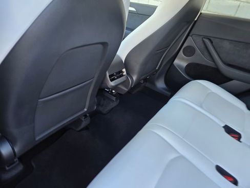 Used 2025 Tesla Model Y Long Range image 33