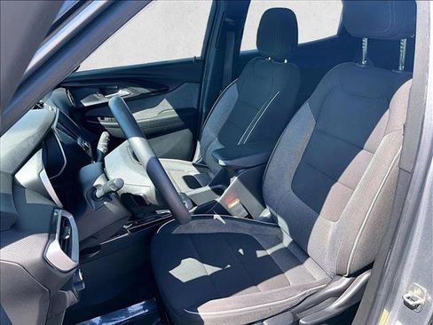 Used 2023 Chevrolet TrailBlazer LS image 26