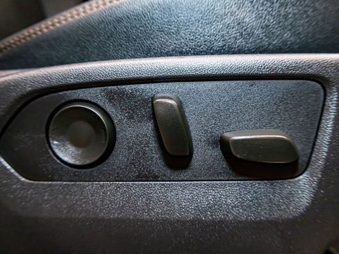 Used 2025 GMC Sierra 1500 AT4 w/ Technology Package image 29