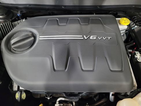 Used 2019 Jeep Cherokee Limited image 30