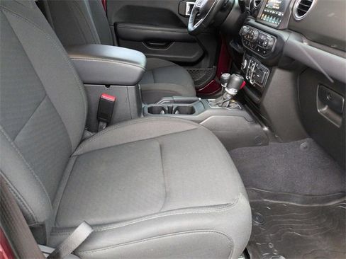 Certified 2022 Jeep Wrangler Unlimited Sahara w/ LED Lighting Group image 30