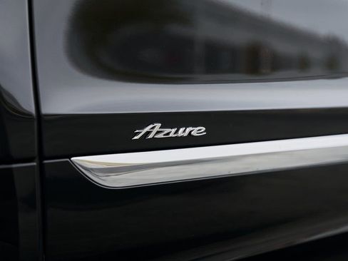 Used 2023 Bentley Bentayga Extended Wheelbase image 10