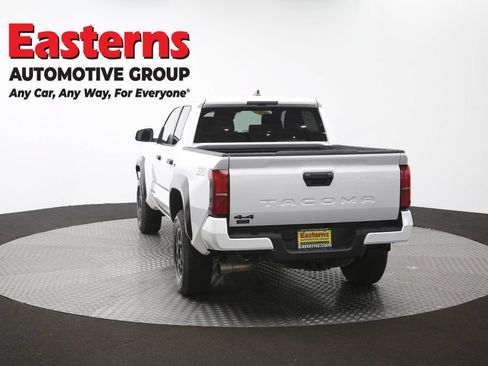 Used 2024 Toyota Tacoma TRD Off-Road AWD/4WD image 38